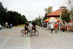 Gdańscy policjanci na rowerach (11 KB)