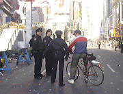 Rowerzysta na Times Square (9 KB)