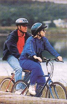 B.+H. Clinton na rowerach (22 KB)
