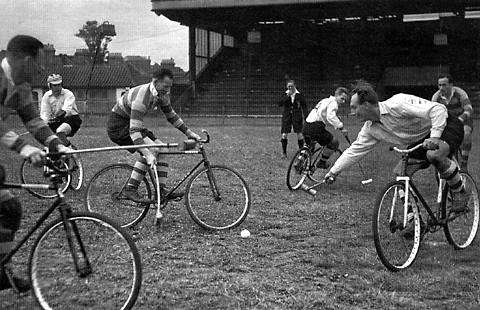 Mecz polo na rowerach - Londyn 1948 (42 KB)