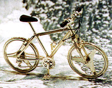 Miniaturka roweru ze srebra (49 KB)